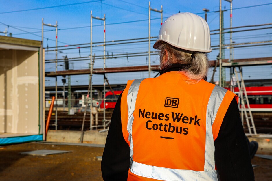 Anlieferung Module- Infozentrum der Stadt Cottbus 03.02.2022