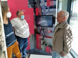 Erste Besucher im Informationszentrum Cottbus