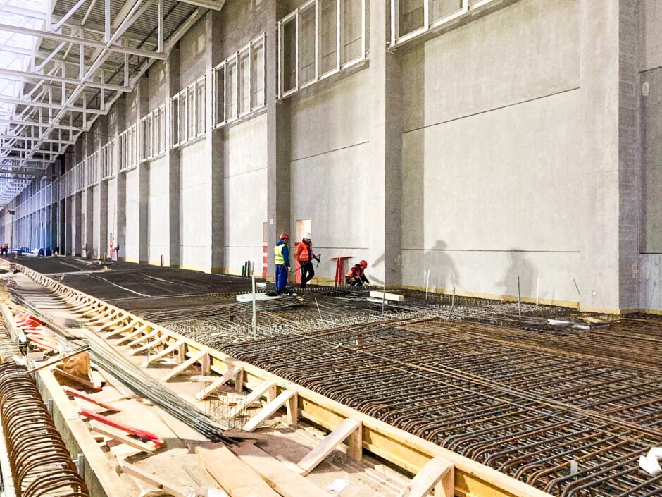 Bewehrungsarbeiten zur Vorbereitung der Bodenplatte