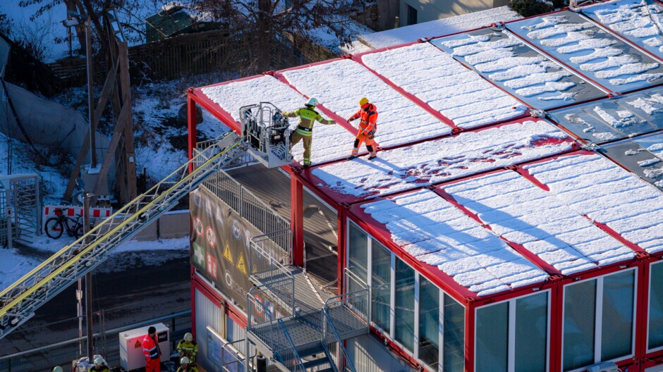 Simulierte Dachrettung - Feuerwehrübung 20.02.
