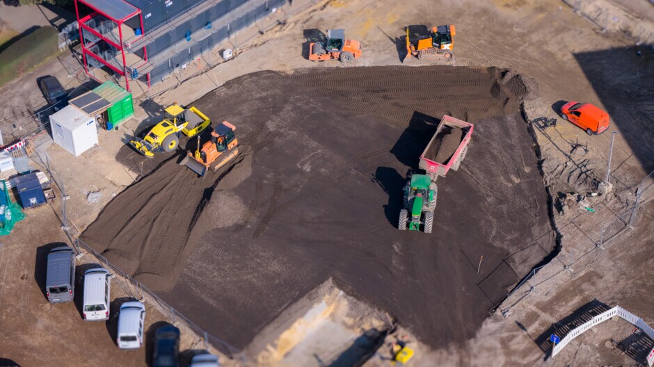 Herstellung Gründungsplanum am Sprinklergebäude Herstellung Gründungsplanum am Sprinklergebäude