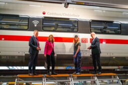 ICE 4 auf den Namen „Cottbus/Chóśebuz“ getauft 