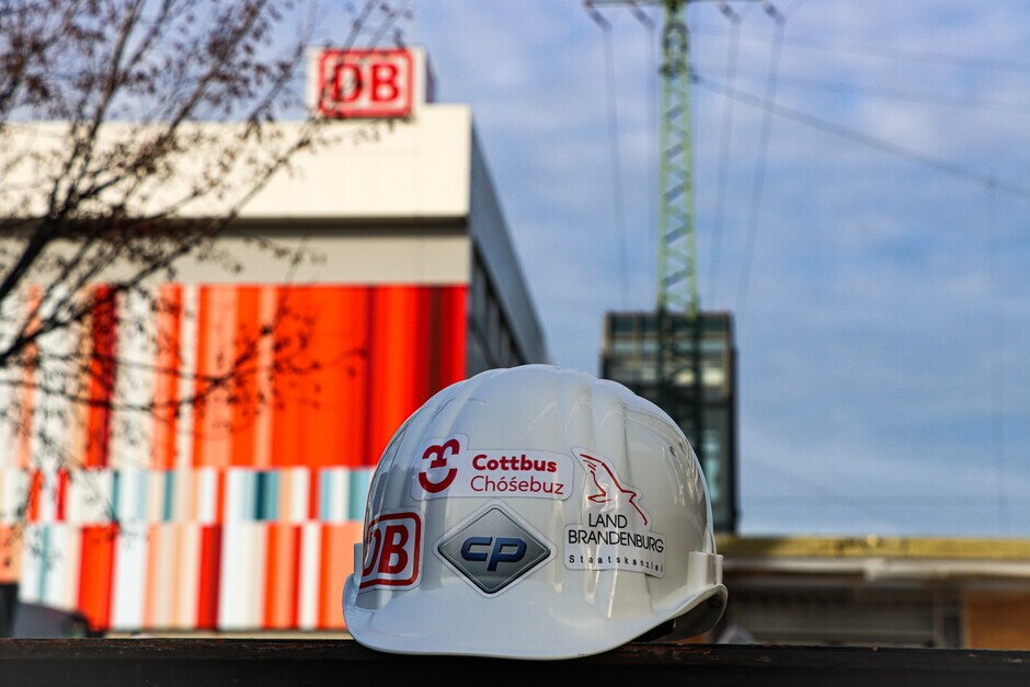Anlieferung Module- Infozentrum der Stadt Cottbus 03.02.2022